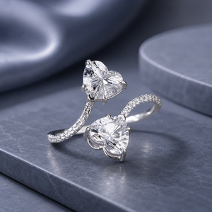 Bague ouverte en forme de cœur avec diamant de laboratoire, en argent sterling S925 plaqué blanc, vente en gros, fabricant de bijoux personnalisés OEM ODM - Product Image 1