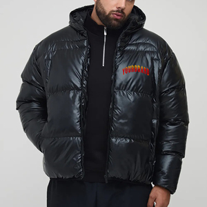Chaqueta Acolchada para Hombre con Logotipo Personalizado al por Mayor, Chaqueta de Invierno con Capucha y Cuello Cortavientos, de Alta Calidad y Secado Rápido - Product Image 4