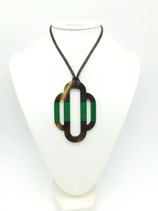 Collier Pendentif Rond Façonné à la Main en Corne de Buffle Écologique Style Animalier, Idéal pour les Fêtes, Artisanat Naturel FAIZA CRAFT FC-1920 - Grande Vente - Product Image 6