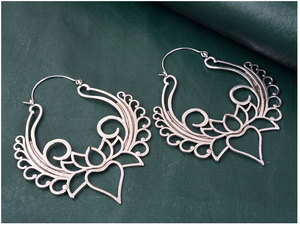 Pendientes de Aro Hechos a Mano con Filigrana de Corazón de Loto Plateado, Joyería Étnica Tribal Boho para Mujer - Product Image 2