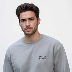 ONETEN APPAREL เสื้อสเวตเชิ้ตคอกลมสีเทาสำหรับผู้ชาย เสื้อสวมหัวลำลองพิมพ์ลายตัวอักษร ทรงปกติ - Product Image 4