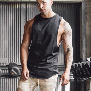 Débardeur en coton ample pour homme, idéal pour le sport et le fitness - Product Image 3