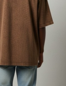 เสื้อยืดคอกลมแขนสั้นสีน้ำตาลสำหรับผู้ชาย ทรงโอเวอร์ไซส์ สีพื้น สไตล์ลำลอง ผ้าเจอร์ซีย์ถักจากผ้าฝ้าย 100% - Product Image 6