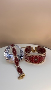 Bracelet perlé de style contemporain, moderne et coloré, article personnalisé d'usine - Product Image 4