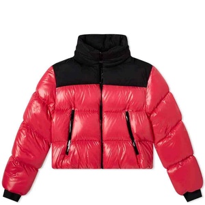 Chaqueta Acolchada de Invierno para Mujer, de Alta Calidad, Cálida, con Bloques de Color Rojo y Negro, Cuello Alto, Capucha Desmontable, Estilo Corto - Product Image 1