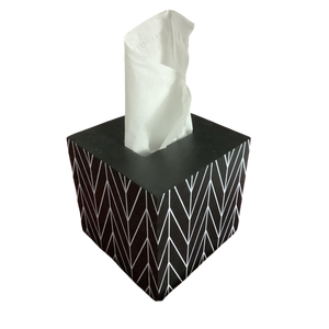 Boîte à mouchoirs en bois personnalisée |   Accessoire moderne pour bureau et table à manger - Product Image 1