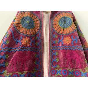 Chaqueta de terciopelo bohemio de lujo para mujer, bordado a mano con diseño floral, manga larga, ropa exterior informal para otoño. - Product Image 2