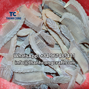 Peigne en corne de buffle authentique fait à la main portable pour les festivals vikings et les foires médiévales avec manche en bois Ventes en gros - Product Image 5