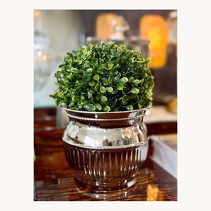 Maceta Decorativa de Metal Color Negro Hierro Premium, Maceta de Flores de Diseño Elegante y Moderno, Tamaño Personalizado - Product Image 6