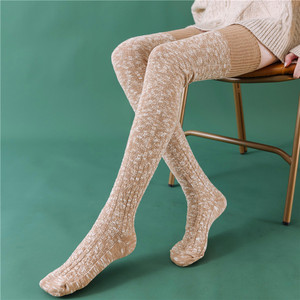 ถุงเท้ากันหนาวขายดี ถุงเท้ายาวเหนือเข่าแบบหนา ถุงเท้าถักทรงหลวมสำหรับผู้หญิง - Product Image 6