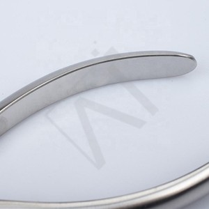 Pince à plier les fils orthodontiques Accuram en acier inoxydable, outil de précision pour la formation de boucles dentaires, instrument de laboratoire orthodontique - Product Image 4