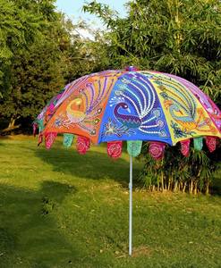 Parasol de jardin indien design, pare-soleil en coton vintage, motif paon multicolore, idéal pour les mariages - Product Image 1