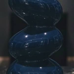 Vase à fleurs en spirale en métal bleu moderne, finition brillante, art abstrait, vase décoratif pour la maison, centre de table et décoration pour le salon - Product Image 2