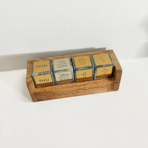 Nuevo Calendario de Escritorio de Mármol Natural Gris de Lujo con Detalles en Latón Dorado para 365 Días, Soporte de Madera, Calendario de Sobremesa con Hojas Desprendibles, Regalo - Product Image 5