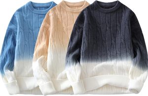 เสื้อสเวตเตอร์ไหมพรมถักลายเคเบิ้ลทรงโอเวอร์ไซส์สำหรับผู้ชาย สีไล่ระดับ คอวี ทรงดิปได ใส่ได้ในฤดูใบไม้ร่วง ทรงปกติ ผลิตจากอะคริลิก 100% - Product Image 3