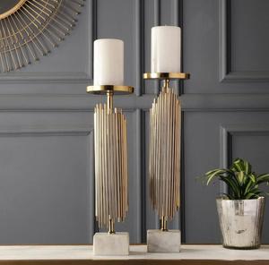 Juego de Portavelas de Metal Dorado con Base de Mármol y Varillas Verticales para Decoración del Hogar - Product Image 4