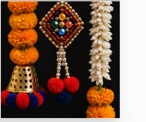 Guirnalda Tradicional de Marigold y Jazmín para Puerta con Dijes de Perlas y Diamantes, Campanas y Borlas de Pompones para Decoración Festiva del Hogar - Product Image 6