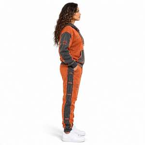 Chándal Personalizado para Mujer con Diseño Desgastado, Ofrece Ilustraciones Personalizadas, Estilos Exclusivos y Fabricación Flexible al por Mayor - Product Image 2