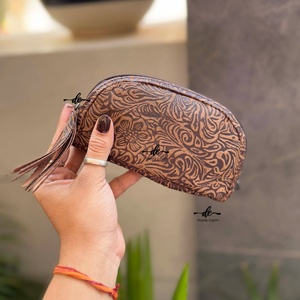 New Arrival Real Handcrafted Tooled Leather Spectacles Case Eyeglasses Holder Unisex Reading Glass Sleeve Case - Product Image 1
