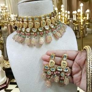Conjunto de Collar Choker Kundan Pesado de Fabricante Indio para Niñas y Mujeres, Chapado en Oro AD CZ, Hecho Principalmente de Latón, Joyería Étnica - Product Image 1