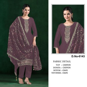 Nouvelle collection de costumes pakistanais en chiffon avec broderie et travail de sequins, salwar kameez prêt-à-porter disponible à un prix abordable - Product Image 4