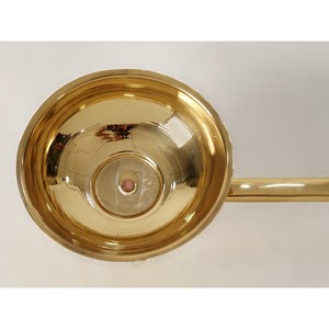 Aarti Diya ทำด้วยมือทองเหลืองขนาด9นิ้วพร้อมที่จับเสื้อผ้ามุสลิมแบบดั้งเดิมและอุปกรณ์เสริมผลิตในอินเดีย - Product Image 3