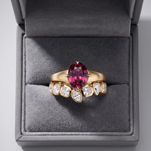 Ensemble de bagues classiques en or jaune 18 carats avec pierre précieuse en rubis rouge taille ovale, fait main, cadeau idéal pour mariage ou fête pour les petites amies - Product Image 2