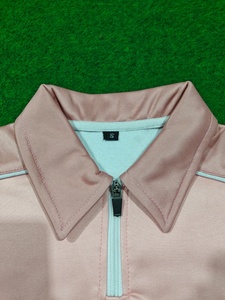 Camiseta Deportiva de Manga Corta para Hombre, Color Rosa y Blanco, Estampado por Sublimación, Diseño Árabe, Secado Rápido, Corte Regular, Estilo Casual - Product Image 3