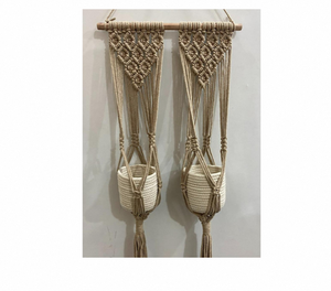 Colgador de Macramé Hecho a Mano con Cuerda de Algodón Resistente, Soporte Moderno para Plantas Colgantes, Decoración de Pared de Estilo Boho de Rajasthan para Sala de Estar - Product Image 1