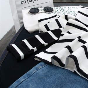 T-shirt rayé à manches longues pour femme, grande taille, avec logo OEM, élégant, noir et blanc, collection Printemps-Automne-Hiver 2026 - Product Image 4