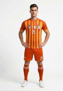 Maillot de football rétro de haute qualité en gros, 100 % polyester, personnalisable avec logo et numéro d'équipe, respirant, séchage rapide, col en V, manches courtes - Product Image 4