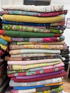 Colcha de Algodón Kantha Hecha a Mano – Cubrecama Tradicional Indio con Estampado a Bloque, Ropa de Cama Bohemia Reversible - Product Image 4