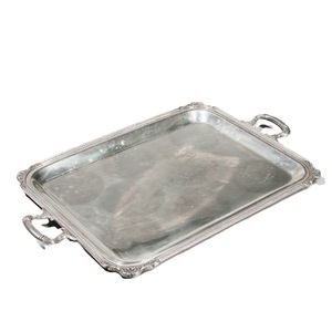 Plateaux de service rectangulaires en aluminium moulé avec bordure gaufrée, finition argentée, pour la maison et les hôtels, pour servir des aliments et des boissons sur table. - Product Image 6
