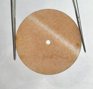 Cadran de montre élégant A K Gems en pierre de soleil naturelle, 32,50 mm de diamètre, épaisseur 1 mm, orange, trou central de 2 mm, modèle Dial-1566 - Product Image 5