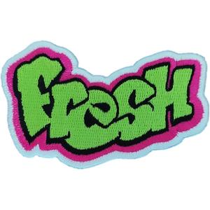 Patchs brodés de qualité supérieure, design personnalisé, à thermocoller ou à coudre, pour accessoires vestimentaires, production en gros. - Product Image 1