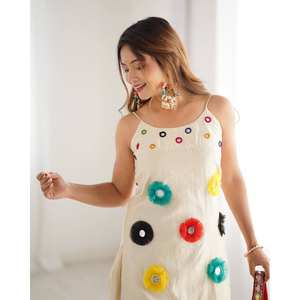 Conjunto de Top y Pantalón ZSR de Diseño Blanco Talla XS con Bordado Khatli y Espejo, Estilo Elegante - Product Image 4