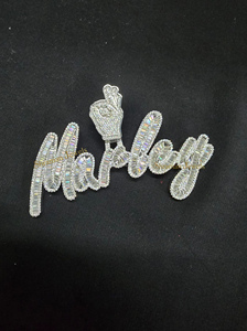 จี้เพชรโมอิสซาไนต์ทรงบาแกตต์แบบคลาสสิก ปรับแต่งได้ ตัวอักษรภาษาอังกฤษ ชื่อสั้น ตัวอักษรภาษาไทย  ประดับเพชร  วัสดุเงินแท้ 925  ของขวัญวันครบรอบ - Product Image 3