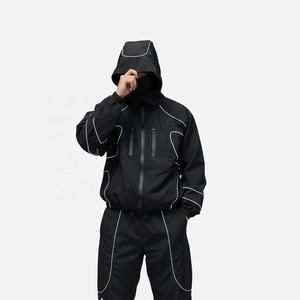 Ensemble survêtement homme coupe-vent imperméable réfléchissant en nylon et polyester avec fermeture éclair, personnalisable avec logo OEM (veste et pantalon) - Product Image 1