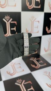 Reloj de Pulsera de Lujo Moderno para Hombre, de Acero Inoxidable, con Movimiento de Cuarzo Miyota, Escala Romana, Cristal con Incrustaciones de Diamantes - Product Image 6