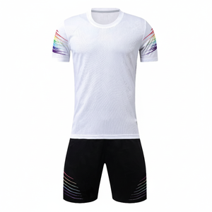 Ensemble d'uniformes de football personnalisés, maillot blanc et noir respirant, short noir, kit de football par sublimation pour hommes, vêtements de sport pour l'entraînement en équipe - Product Image 6