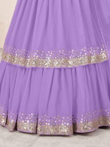 Ensemble Lehenga Choli violet tissé en Georgette avec bordure en dentelle à sequins, jupe fluide et chemisier, séchage rapide, tenue de mariage et de Diwali - Product Image 6