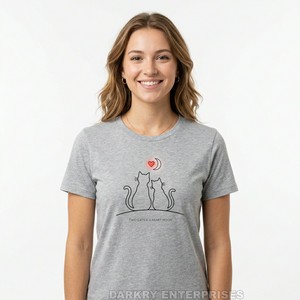 Camiseta Azul Marino para Mujer con Estampado de Corazón y Fuego Alado de Custom Skate Co, Fabricada en Algodón, Tops Femeninos Azul Oscuro, Venta al por Mayor, Ropa Urbana para Motociclistas - Product Image 2