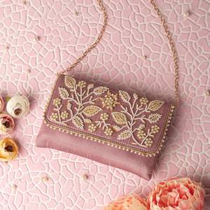 Hermoso bolso de mano con bordado de cuentas de diseño nuevo, con perlas de alta calidad hechas a mano, bolso de joyería con cuentas. - Product Image 1