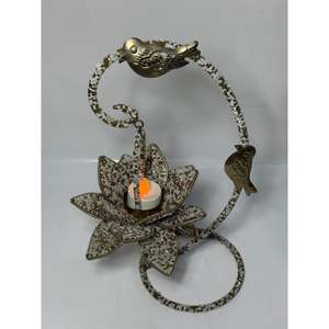 Portavelas Metálico - Decoración de Lujo Ecológica para el Hogar, Cuentas Blancas y Doradas, Diseño Colgante Hecho a Mano, Adorno Perfecto para Mesa - Product Image 1