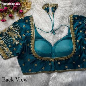 Blusa de manga corta de la colección Premium, de tricot de seda suave y elegante, con trabajo de cuentas, lentejuelas y cordones, proveedor indio. - Product Image 3