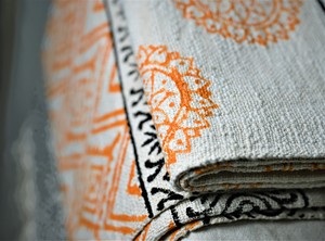 Manta Decorativa Grande con Estampado Floral, 100% Algodón Ecológico, Hecha a Mano en India, con Estampado a Bloque, para Sofá, para Todas las Estaciones, Orgánica - Product Image 3