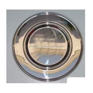 Assiette de présentation en métal idéale pour les repas festifs culturels, améliorant ainsi l'ambiance lors des événements traditionnels saisonniers mondiaux. - Product Image 1