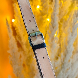 Bolso Cruzado de Cuero Genuino Venus Leathers, Estilo Western, Hecho a Mano, con Patrón de Letras y Flores, Cierre de Cremallera, 45-55cm, ¡Gran Venta! - Product Image 4