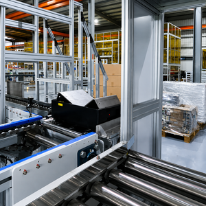 Industrial Conveyor System With Roller Belt And Metal Frame For Assembly Line Handling Semi Automatic - Product Image 1