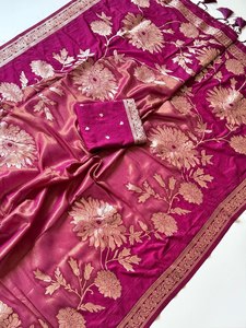 Sari de mariage haut de gamme en crêpe de Khaddi pur traditionnel, tissu Chinny Georgette, tissage jacquard scintillant, teinture artisanale pure, pièce unique - Product Image 2